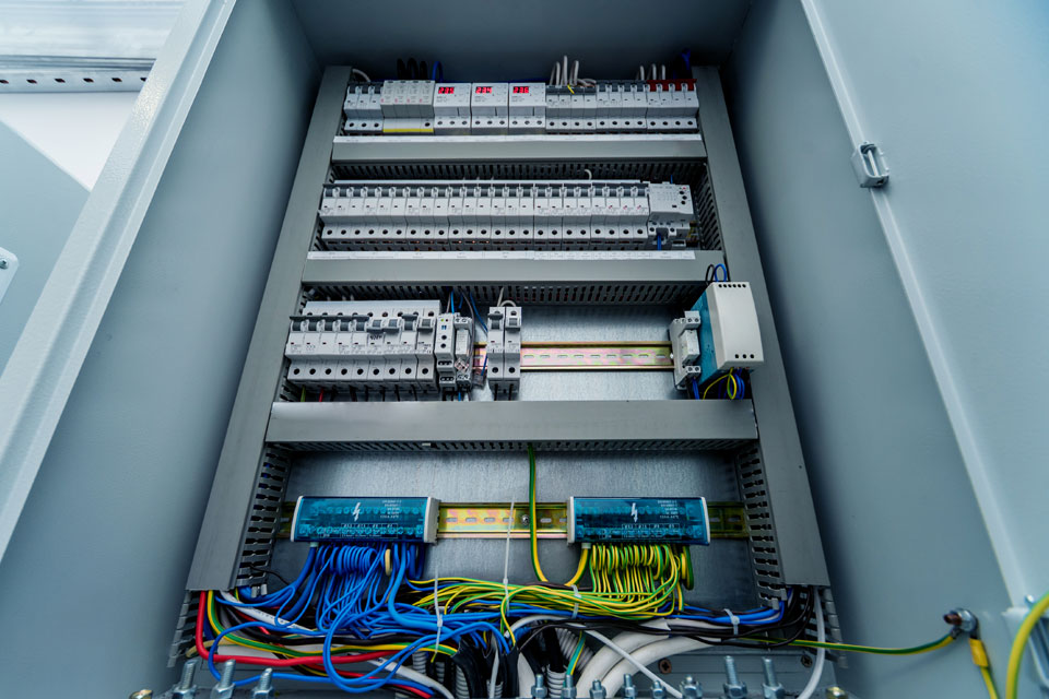 Working principle of circuit breaker